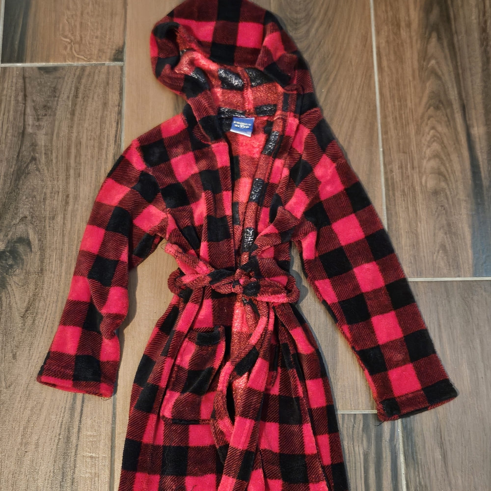 Cozy Red and Black Buffalo Plaid Robe Children's Size Small 5/6